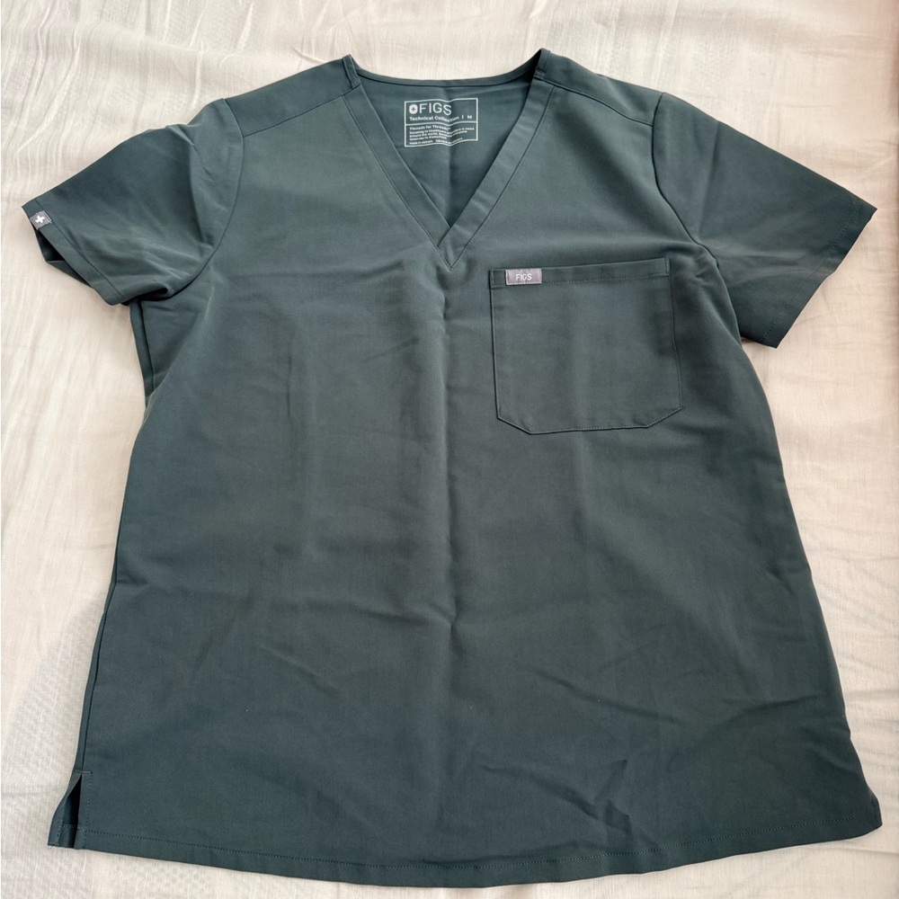 Figs Catarina Scrub Top size M in Moss